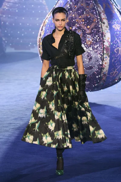Look 32